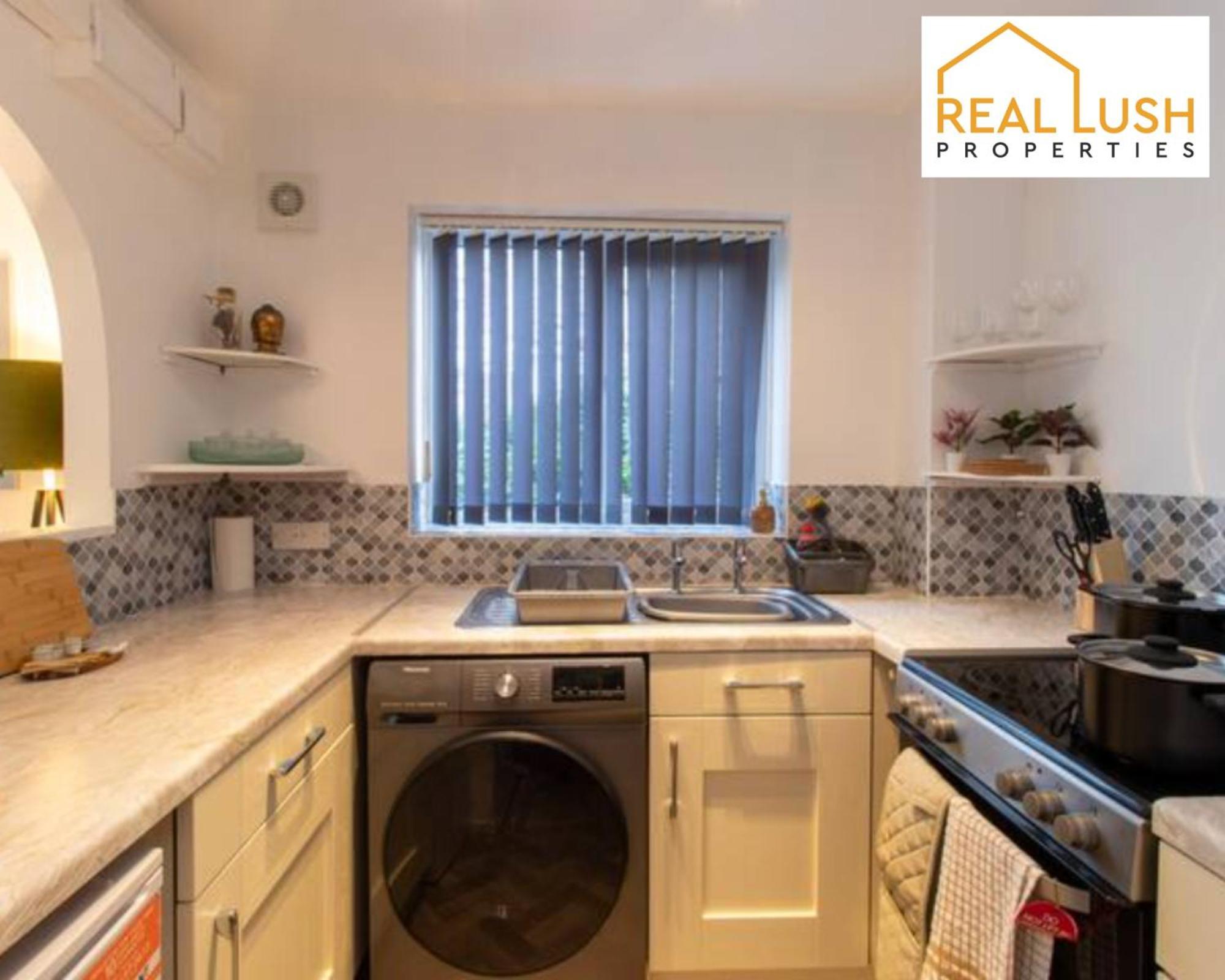One-Bedroom Apartment By Real Lush Properties In Langsett Γούλβερχαμπτον Εξωτερικό φωτογραφία